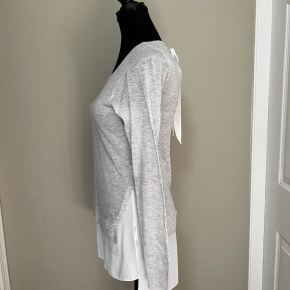 Women’s keyhole top. - Picture 3 of 3